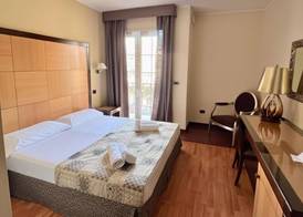 Regent Beach Hotel & Apartments 4