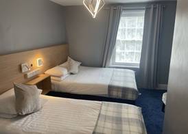 Diamonds Inn 5