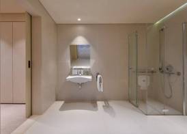 voco DOHA WEST BAY SUITES by IHG 2