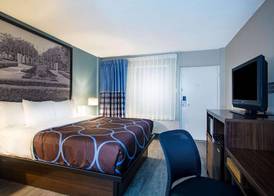 Super 8 by Wyndham Mobile I-65 3