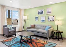 WoodSpring Suites Denver Commerce City 5