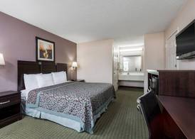 Days Inn by Wyndham Lugoff 3