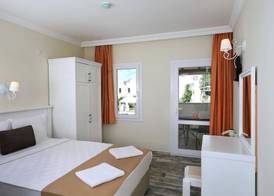 Summer in Garden Suites & Beach Hotel 3