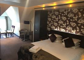The BlueBell Hotel 5