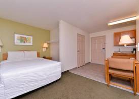 Americas Best Value Inn & Suites-Winnie 4