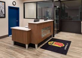 Super 8 by Wyndham Liverpool/Syracuse North Airport 5