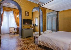 Relais & Chateaux Villa Crespi 5