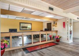 Econo Lodge Inn & Suites Philadelphia MS 3
