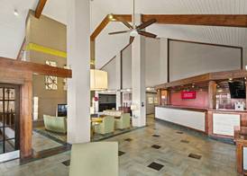 Red Roof Inn & Suites Irving - DFW Airport South 3