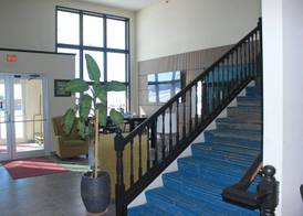 Alliance Hotel & Suites, a Howard Johnson by Wyndham 2