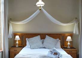 Autumn Breeze Manor Guest House 3