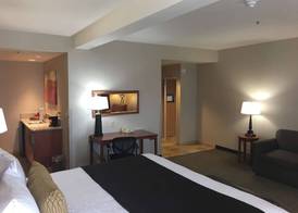 Best Western Plus Arrowhead Hotel 5