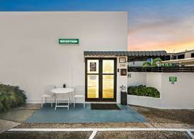 Montego Mermaid Beach Motel 4