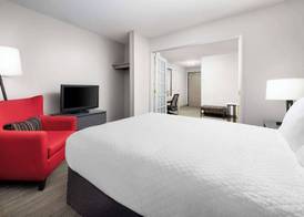Country Inn & Suites by Radisson, Big Flats (Elmira), NY 3