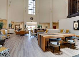 Drury Inn & Suites Phoenix Airport 3