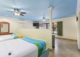 Bayview Plaza Waterfront Resort 2