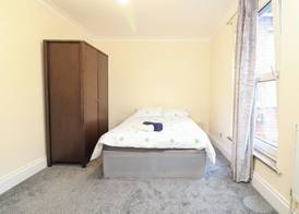 Centrally located double room 4
