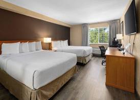 Ramada by Wyndham Portland 3