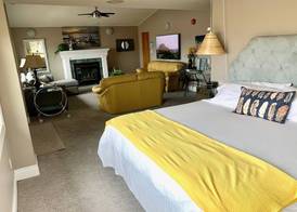 Paradise Inn On the Beach 3