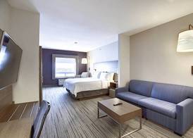 Holiday Inn Express & Suites AIRPORT-CALGARY by IHG 4