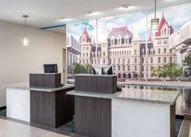 La Quinta by Wyndham Latham Albany Airport 3