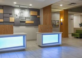 Holiday Inn Express & Suites Atlanta Southwest-Fairburn 2
