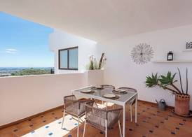 Incredible apartment with sea views and balcony 5