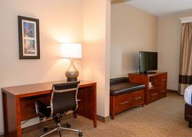 Comfort Inn & Suites Patriots Point 3