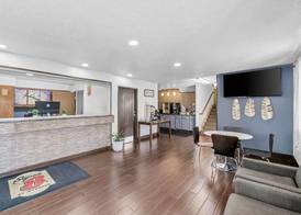 Super 8 by Wyndham Franklin 2