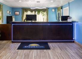 Days Inn by Wyndham Queensbury/Lake George 5