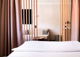 Flora Hotel & Suites 5