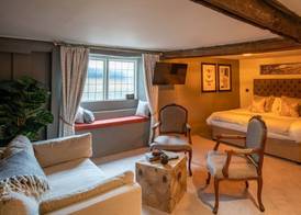 The George Inn & Plaine 3