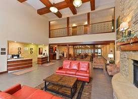 Comfort Suites near Route 66 3