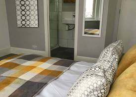 Breakers Guest House 4
