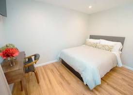 Hampton Bays Hotel On Main 5