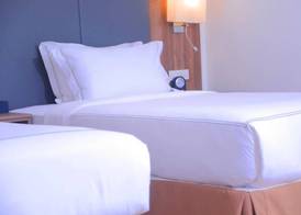 Elmo's Hotel 4