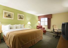 Travelodge by Wyndham Sturgis 5