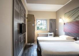 Hotel Ibis Cali Granada 4