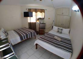 The Red Hut Inn 4