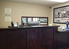 Super 8 by Wyndham St. Cloud 4