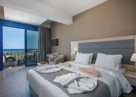 RITA MARE seafront villas heated Pools 5