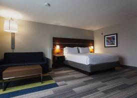 Holiday Inn Express & Suites ATLANTA N-PERIMETER MALL AREA by IHG 3