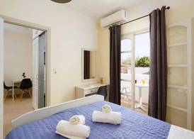 Divina Apartments by Estia 4