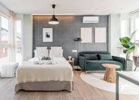 Arturo Soria Stays by Charming 2