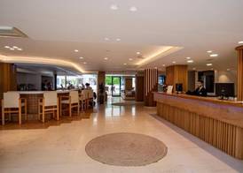 Elmi Beach Hotel & Suites 4