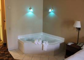 Holiday Inn Express & Suites THOMASVILLE by IHG 4