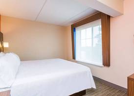 Holiday Inn Express & Suites PETERSBURG - FORT LEE by IHG 4
