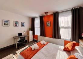 Clarence House 3 Bedrooms 8min to Station E17 North East London 4