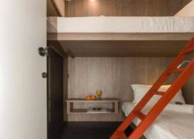 LOC HOSPITALITY Urban Den 5