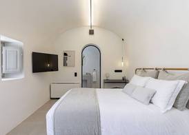 Utopia Suites Santorini 4